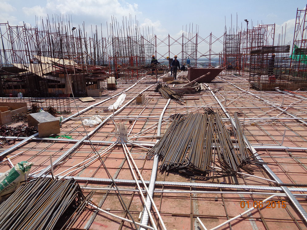 Tiến độ xây dựng tháng 05 - 2015 - Công tác chuẩn bị đồ sàn, cột tầng 17